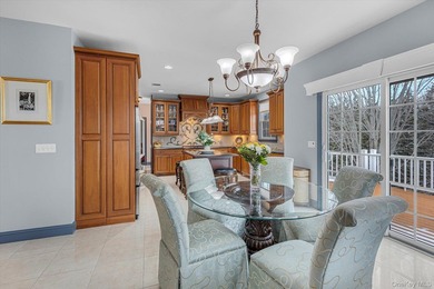 Stunning Colonial located in the desirable Riverhead Community - photo 10