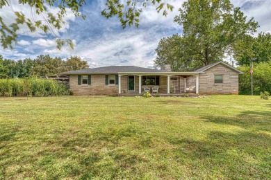 (private lake, pond, creek) Home Sale Pending in Henderson Kentucky