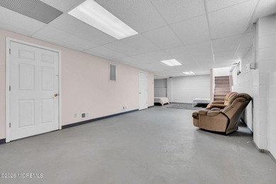 BACK ON THE MARKET! Available immediately and easy to show. This - photo 25