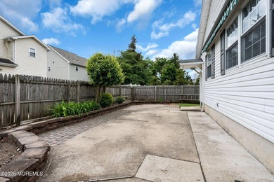BACK ON THE MARKET! Available immediately and easy to show. This - photo 30