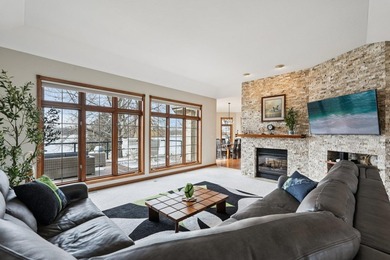 Stunning custom, all-brick executive lake home with 93' of - photo 6