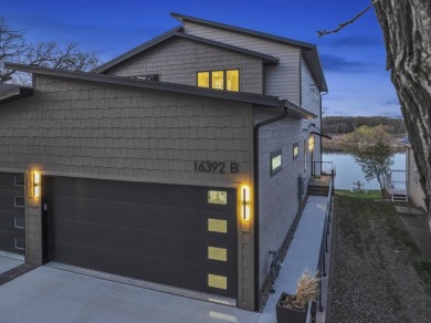 Lake Townhome/Townhouse For Sale in Spirit Lake, Iowa