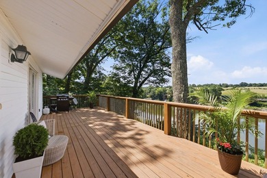Wake up to breathtaking panoramic views of Herrington Lake from - photo 16