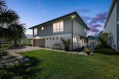 This exquisite, fully remodeled waterfront paradise offers - photo 2