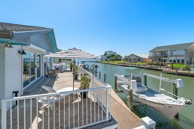 This exquisite, fully remodeled waterfront paradise offers - photo 5