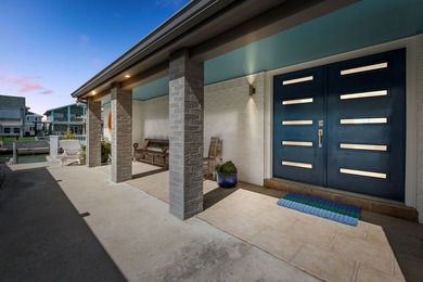 This exquisite, fully remodeled waterfront paradise offers - photo 8