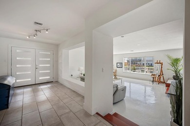 This exquisite, fully remodeled waterfront paradise offers - photo 10