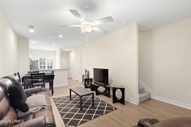 Practically brand-new and lightly lived-in 2 bedroom, 2.5 bath - photo 11