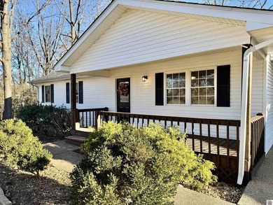NEW ROOF! GRANITE COUNTERTOPS! This 3 bedroom, 2 bath home has - photo 14