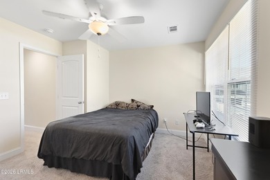 Practically brand-new and lightly lived-in 2 bedroom, 2.5 bath - photo 20