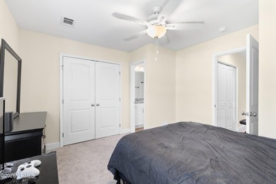 Practically brand-new and lightly lived-in 2 bedroom, 2.5 bath - photo 21