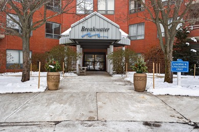 Welcome to this beautifully newly renovated 1-bedroom