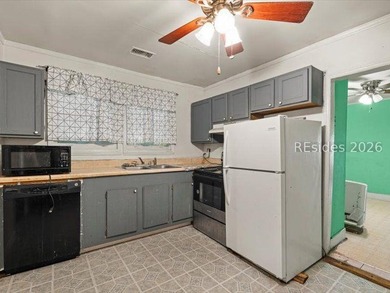 Charming 3BR/2BA Lowcountry home ideally located near historic - photo 12