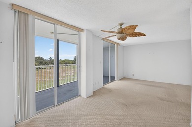 Rare opportunity to reimagine this spacious 4th-floor residence - photo 14