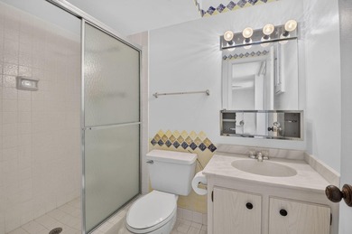 Rare opportunity to reimagine this spacious 4th-floor residence - photo 15