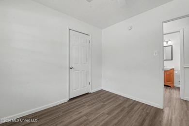 Move right into this beautifully renovated home in the desirable - photo 16