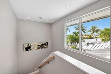 LIVE THE LIFESTYLE OF LAUDERDALE BY THE SEA! THIS PRIVATE - photo 18