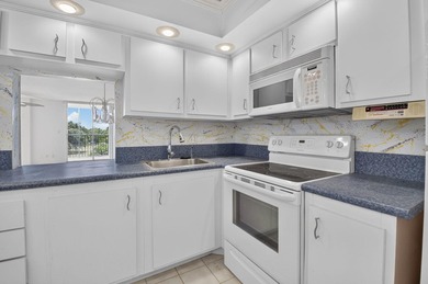 Rare opportunity to reimagine this spacious 4th-floor residence - photo 19