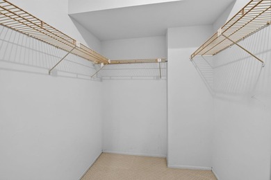 Rare opportunity to reimagine this spacious 4th-floor residence - photo 25