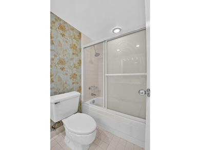 Rare opportunity to reimagine this spacious 4th-floor residence - photo 28
