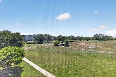 Rare opportunity to reimagine this spacious 4th-floor residence - photo 35