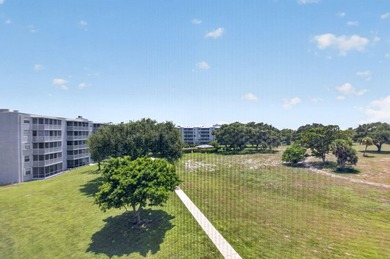 Rare opportunity to reimagine this spacious 4th-floor residence - photo 37