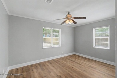 This beautifully updated 3 bedroom, 1 bathroom home offers a - photo 8