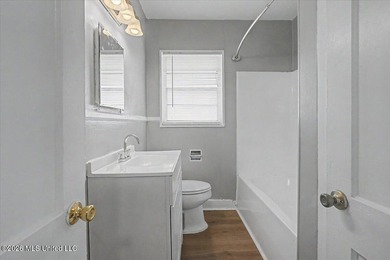 This beautifully updated 3 bedroom, 1 bathroom home offers a - photo 10