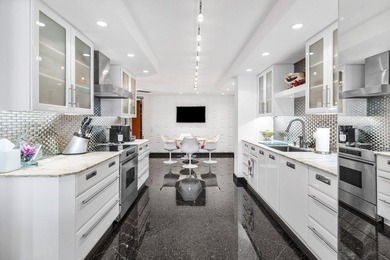 One-of-a-kind 4 BD (3 bed plus office) 4.5 BA in The Addison - photo 5