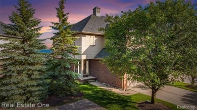 Location, Location, Location!! Beautifully appointed end unit - photo 4