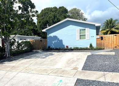 Rare opportunity to own a versatile investment property in the - photo 3