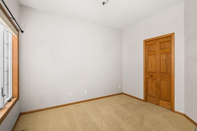 Welcome to this beautifully maintained 4-bedroom, 3-bath - photo 16