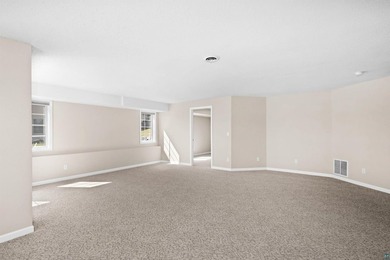 Welcome to this beautifully maintained 4-bedroom, 3-bath - photo 22