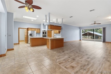 Come take a look at this beautiful NEVER FLOODED home in the - photo 4