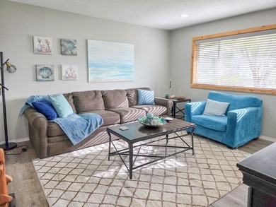 Income Potential! Welcome to this adorable 3-bedroom 1-bath home - photo 7
