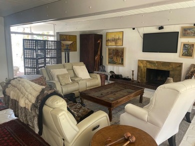 Classic Mid-Century home in the highly sought after Magnesia - photo 3