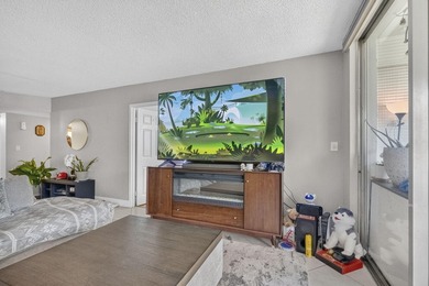 Welcome to this FIRST FLOOR, 2-bedroom, 2-bathroom condominium - photo 8