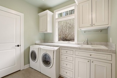 One of a kind 6-bedroom, 4-bathroom centrally located Spokane - photo 41