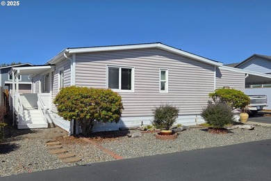 MOTIVATED SELLER! Relaxed lifestyle on the coast... This - photo 2
