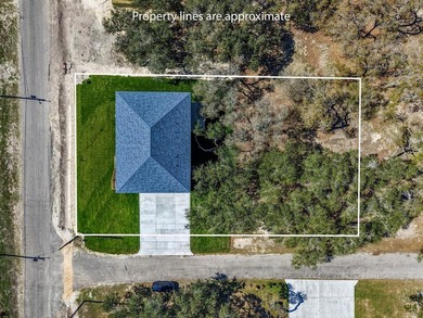 Southern architecture coupled with Texas Coastal vibes. New - photo 5