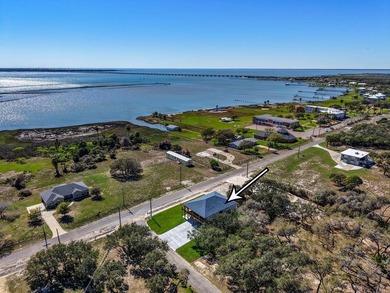 Southern architecture coupled with Texas Coastal vibes. New - photo 6