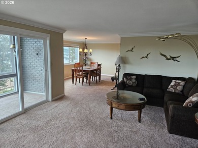 Premier, fully furnished corner unit in ground level Marine - photo 11
