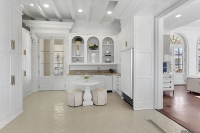 Exquisite Italian Villa - A Masterpiece of Timeless Elegance - photo 12