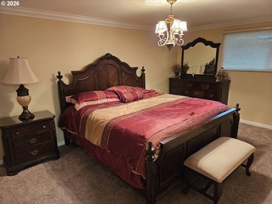 Premier, fully furnished corner unit in ground level Marine - photo 12