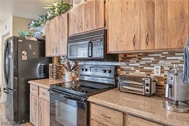 Welcome to this well-maintained Port Charlotte home offering 3 - photo 13