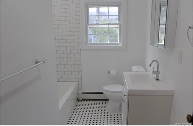 Lakefront opportunity in Lawrence Farms area of Bay Shore! - photo 15