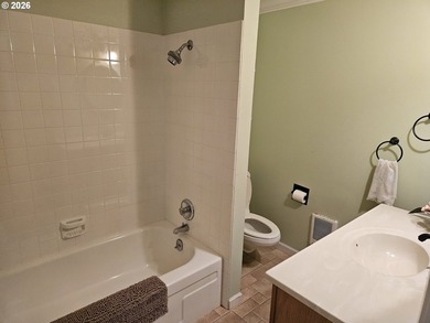 Premier, fully furnished corner unit in ground level Marine - photo 18