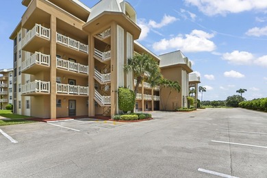 Welcome to this waterfront condominium in Waterway West - photo 2