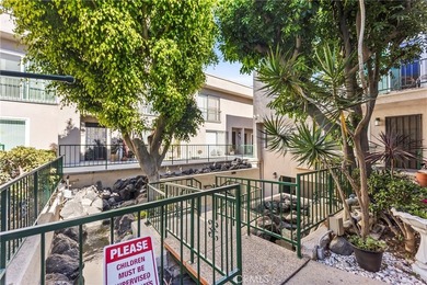 Beautiful Turn Key Corner Townhome in centrally located San - photo 4