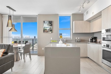 Super Popular Money Maker 3Br/2.5Ba Corner  Residence with Ocean - photo 3